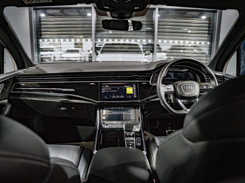 Audi Q7 S-Line Quattro OR £30,000