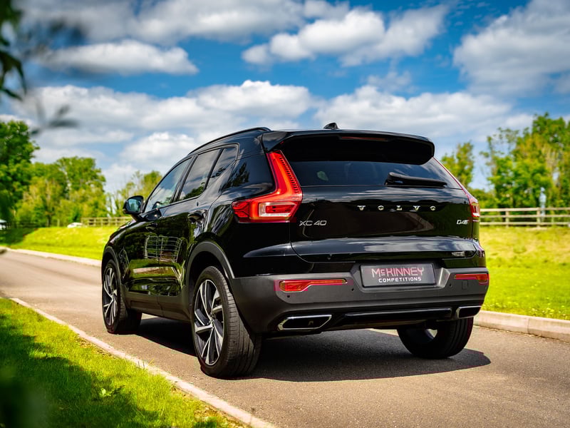 Volvo XC40 D4 R-Design Pro OR £15,000