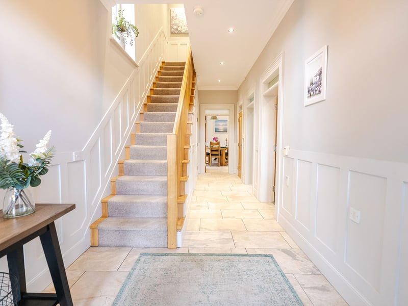 5 Bed House in Malone Rd Belfast OR £500,000