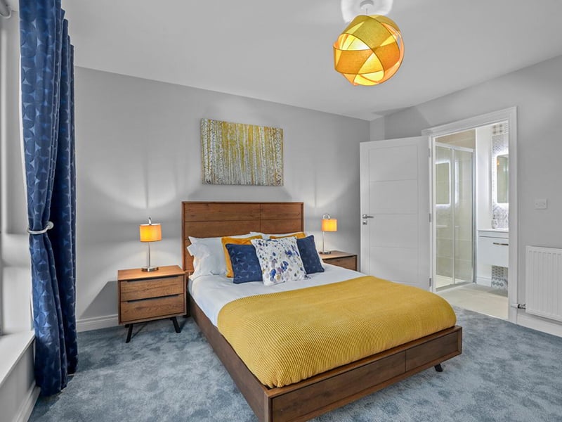 New 3 Bed Apartment & Range Rover Sport