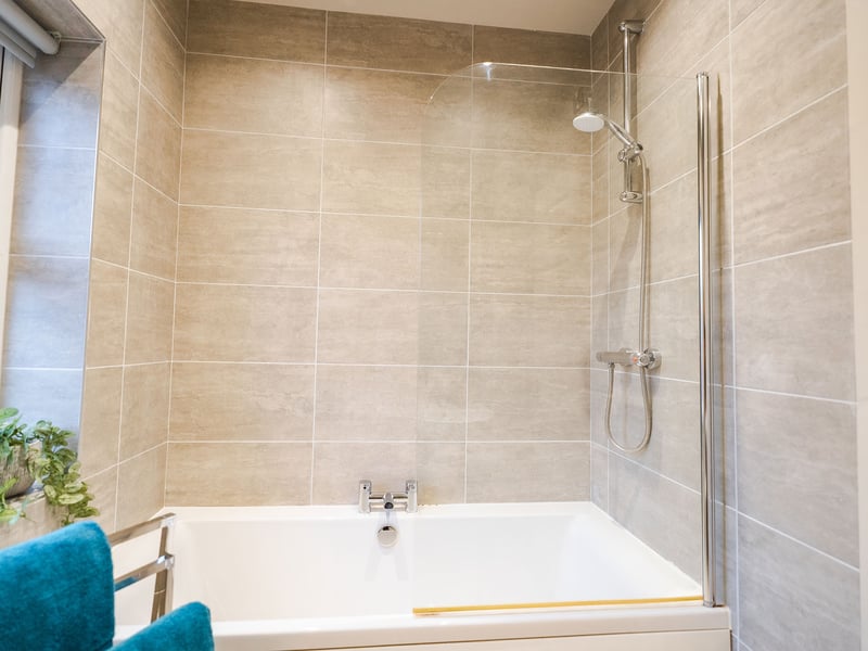 3 Bed Luxury House OR £200,000