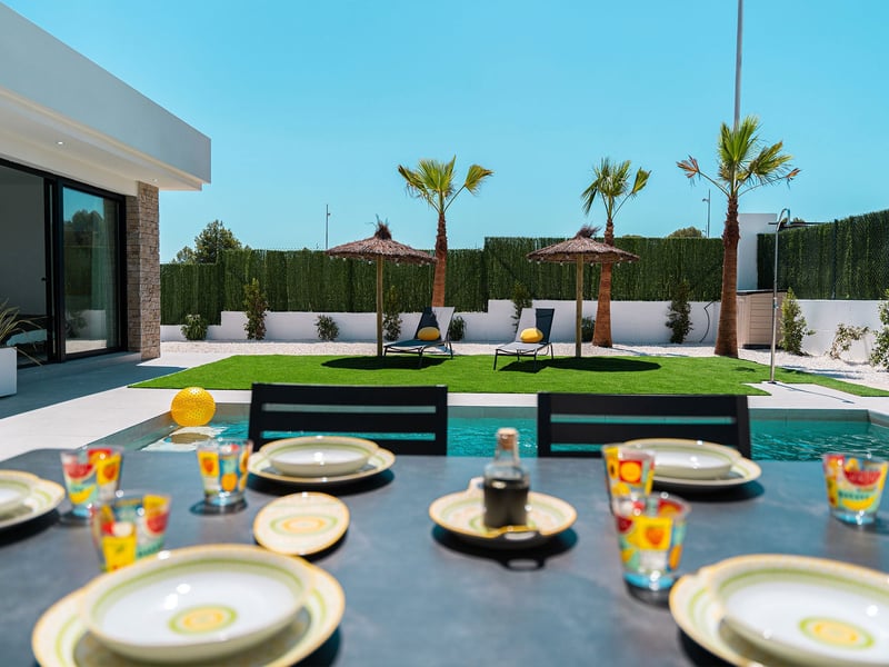 Home And Away Bundle or £700,000 - Beat The Clock!