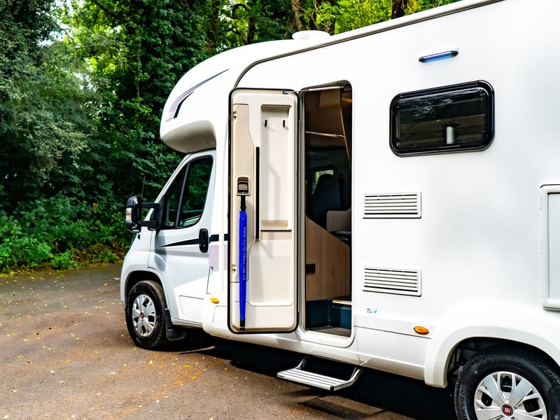 6 Berth Auto-Trail Expedition C72 OR £45,000