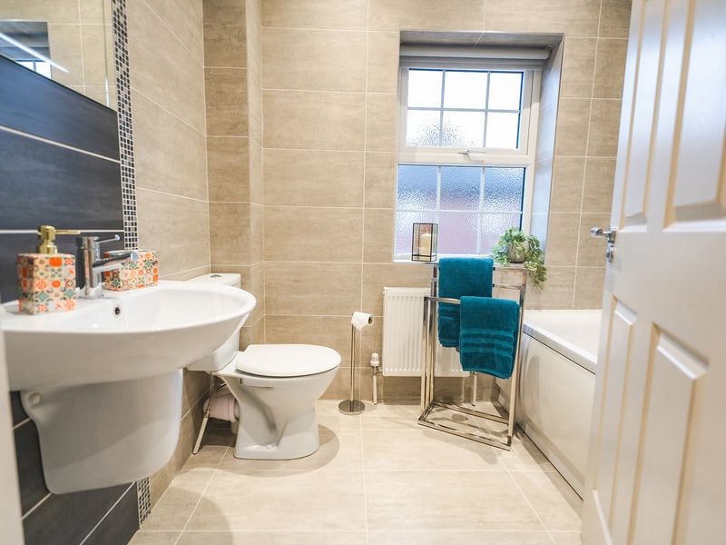 3 Bed Luxury House OR £200,000