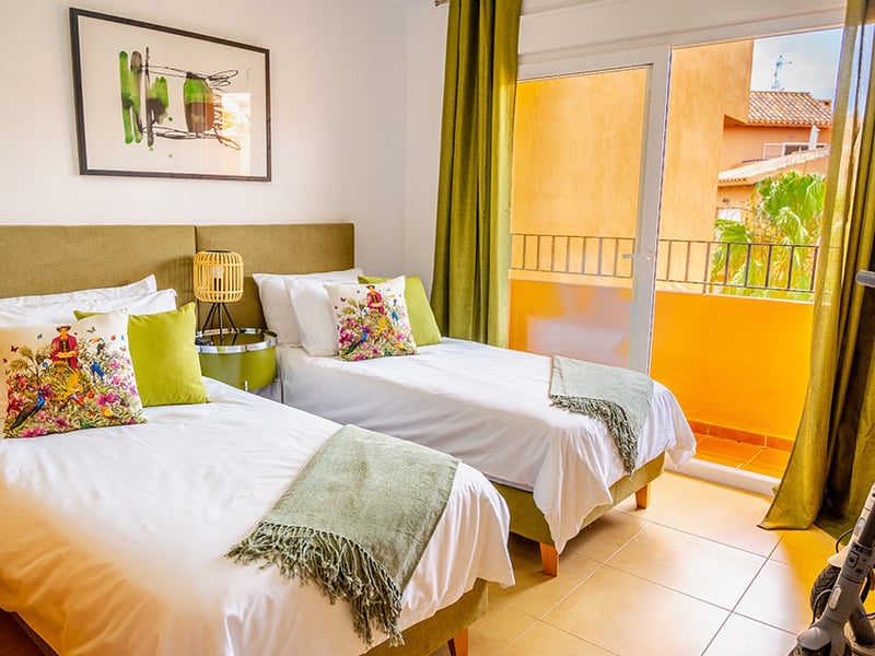 2 Bed Luxury Apartment in Spain or Â£150k