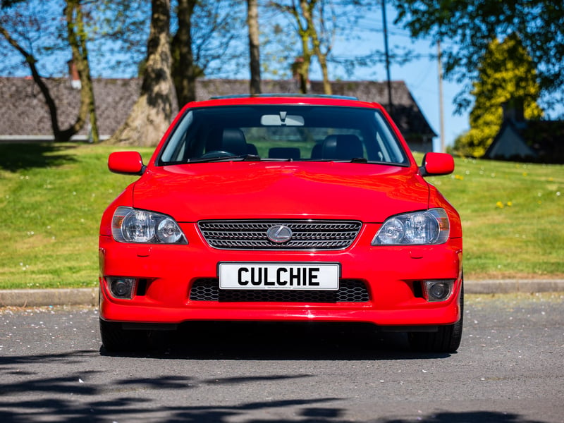 Lexus IS200