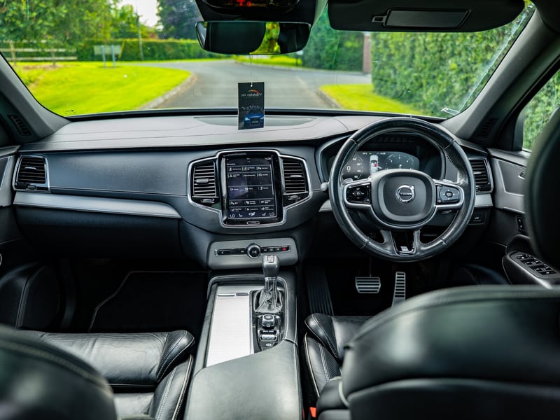 Volvo XC90 R-Design Pro OR £20,000