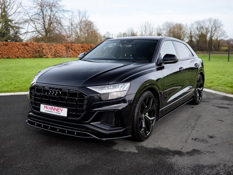 Black Audi Q8 50 TDI Quattro or £30,000