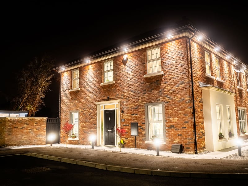 3 Bed Luxury House OR £200,000