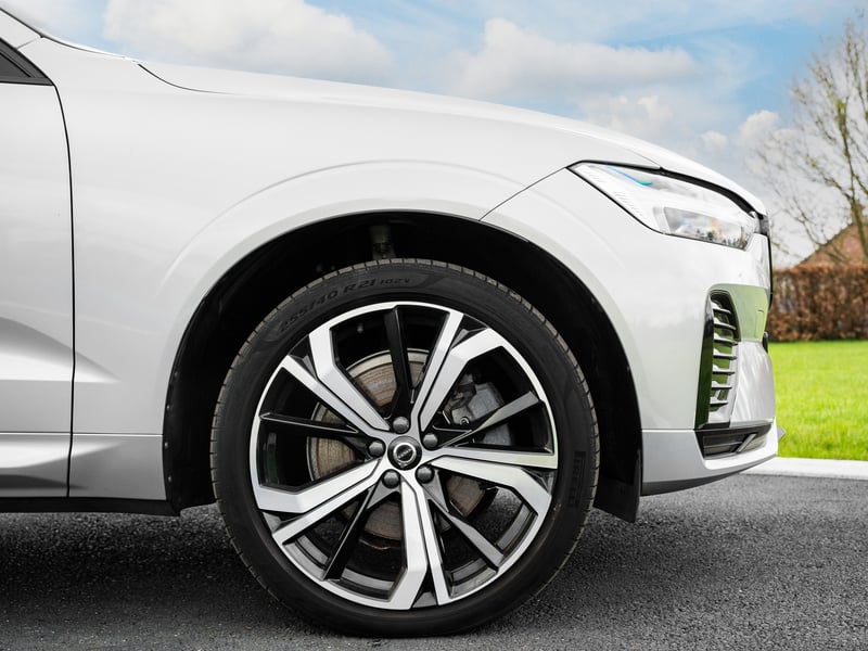 Volvo XC60 or £25,000