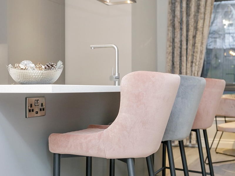 New 3 Bed Apartment & Range Rover Sport