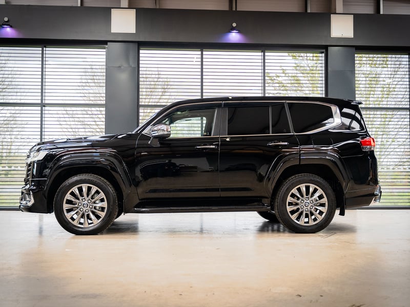 New Model Toyota Landcruiser ZX 7 Seater