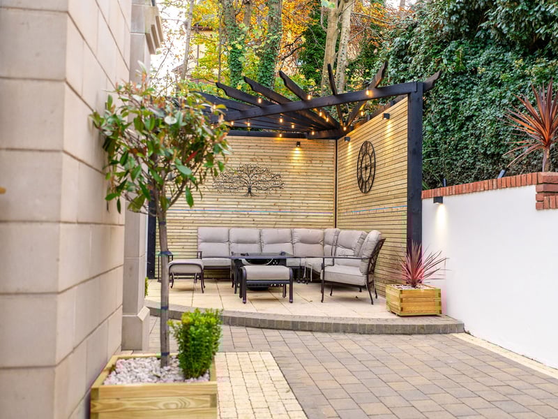 Home And Away Bundle or £700,000 - Beat The Clock!