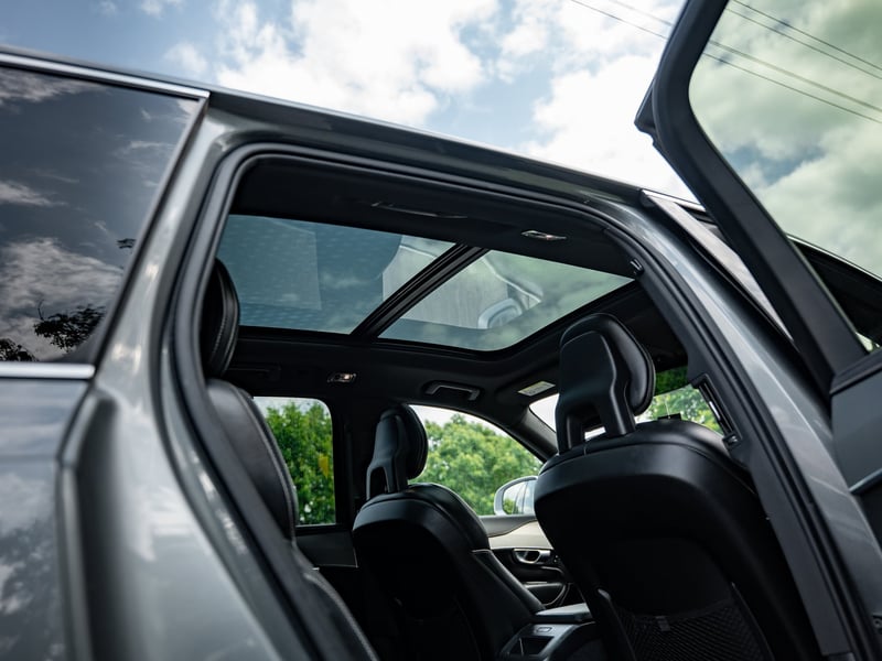 Volvo XC90 R-Design Pro OR £20,000