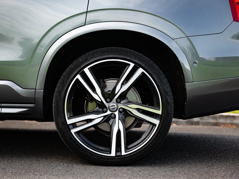 Volvo XC90 R-Design Pro OR £20,000