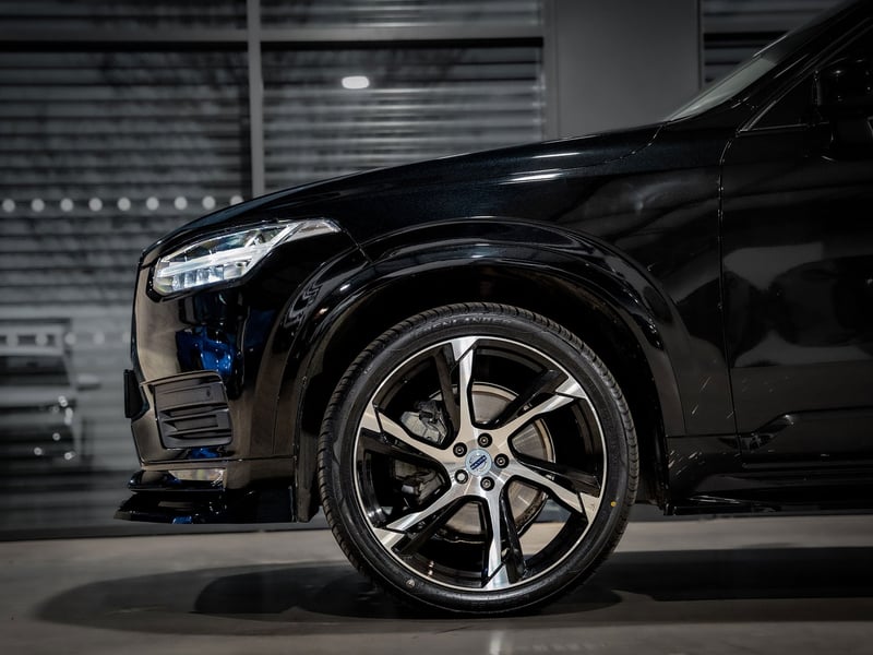 2021 Volvo XC90 Momentum or £25,000