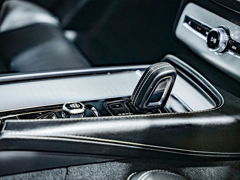 Volvo XC90 R-Design OR £25,000