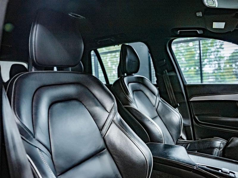 Volvo XC90 R-Design OR £25,000