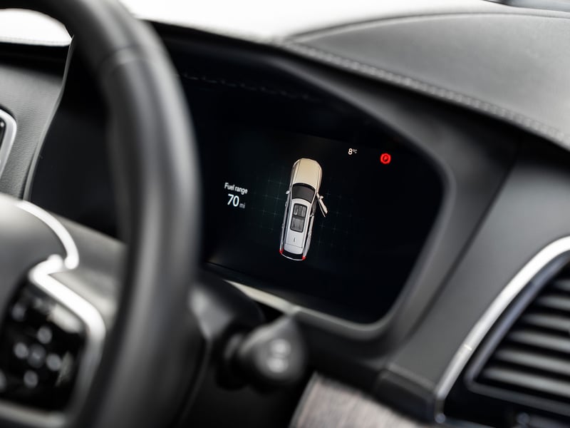 2022 Volvo XC90 R-Design or £30,000