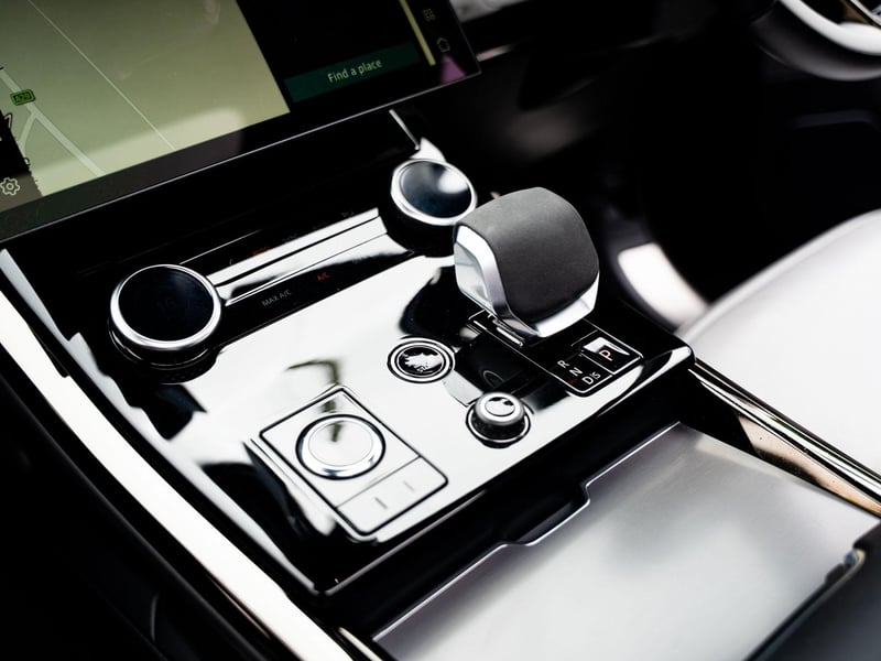 2023 Range Rover Sport Dynamic SE OR £45,000