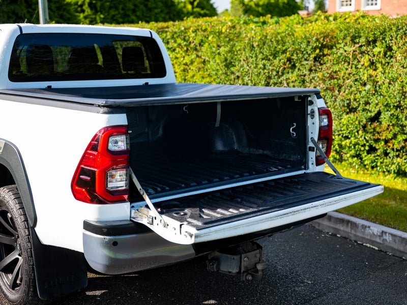 2021 Toyota Hilux Invincible X OR £20,000