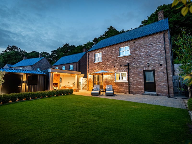 3 Bedroom Luxury Family Home OR £250,000