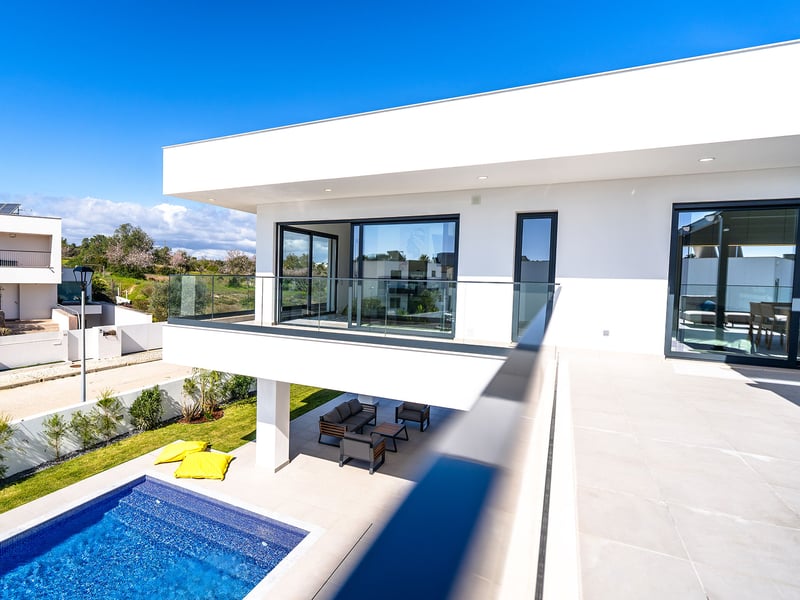 3 Bed Villa in Portugal or £700,000 - Beat The Clock!