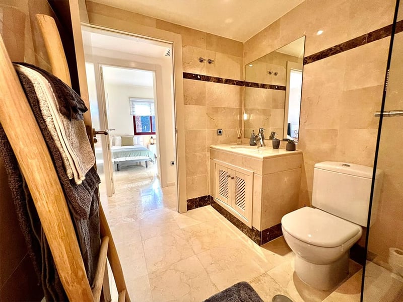 2 Bed Luxury Apartment in Spain or Â£200K 