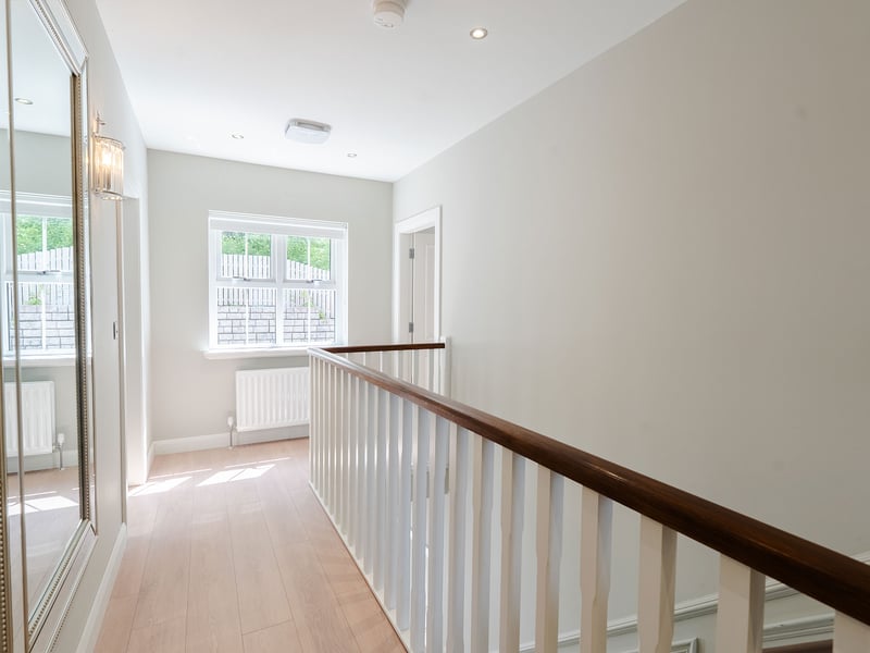 3 Bedroom Luxury Family Home OR £250,000