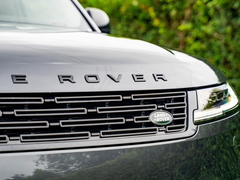 2023 Range Rover Sport Dynamic SE OR £45,000