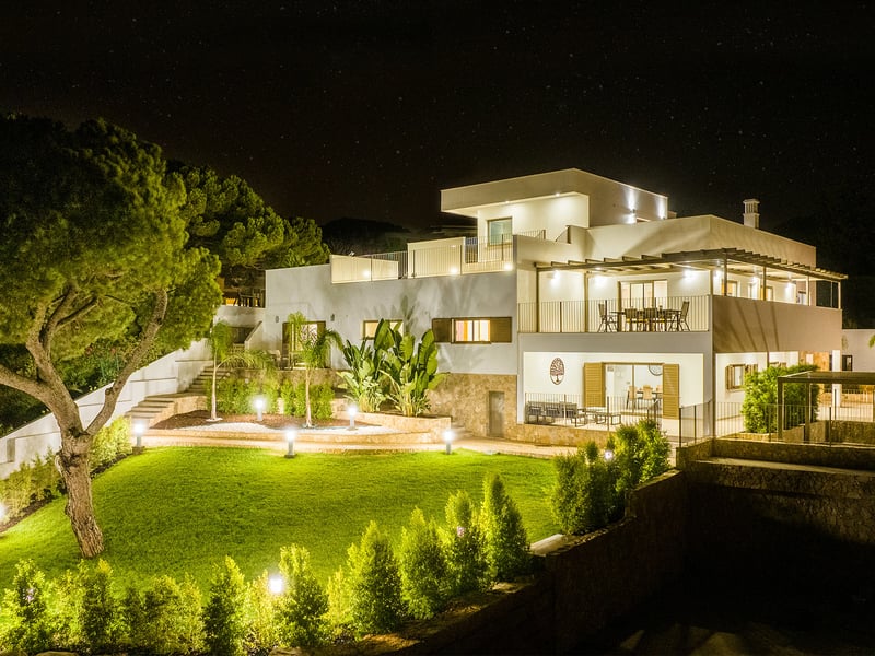 5 Bed Villa in Portugal or 1 Million Quid