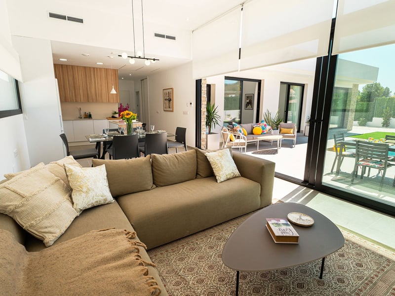 Home And Away Bundle or £700,000 - Beat The Clock!