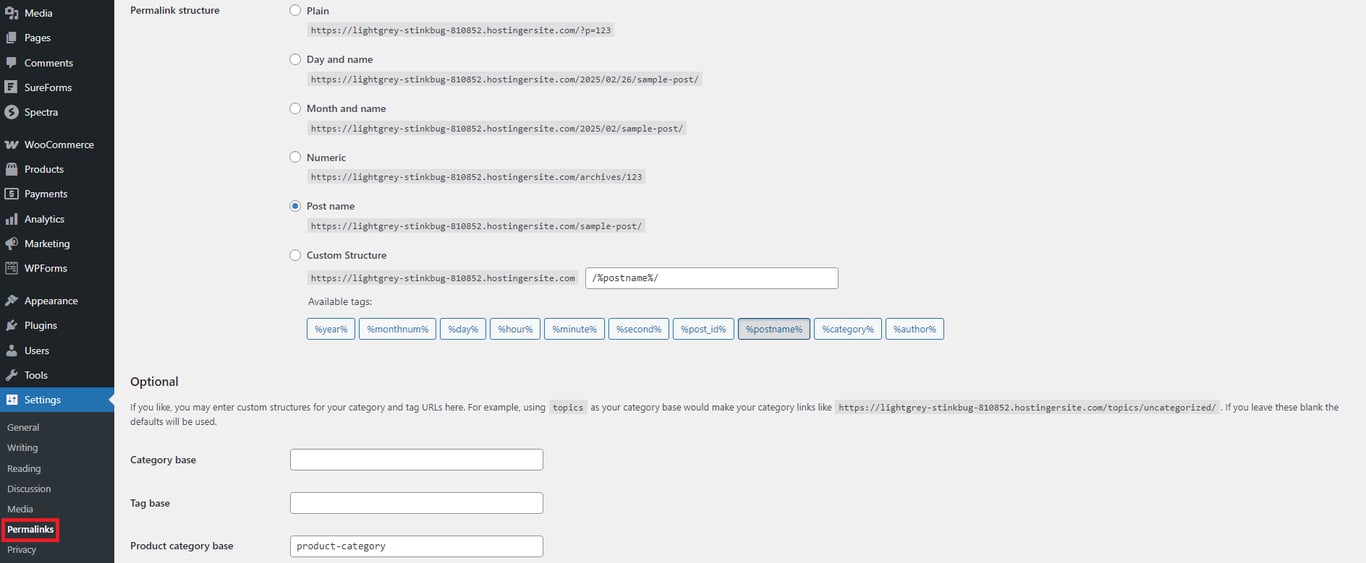 WordPress settings page, showcasing configuration options, outlining permalinks section in red rectangle