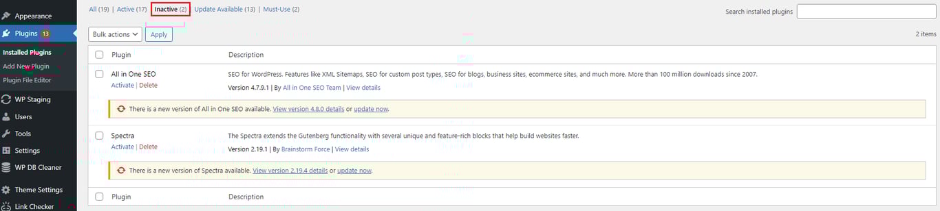 WordPress plugins page showing two inactive plugins listed with options to activate or delete.