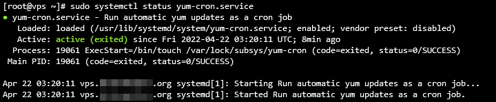 Sa&iacute;da do terminal indicando que yum-cron.service est&aacute; ativo