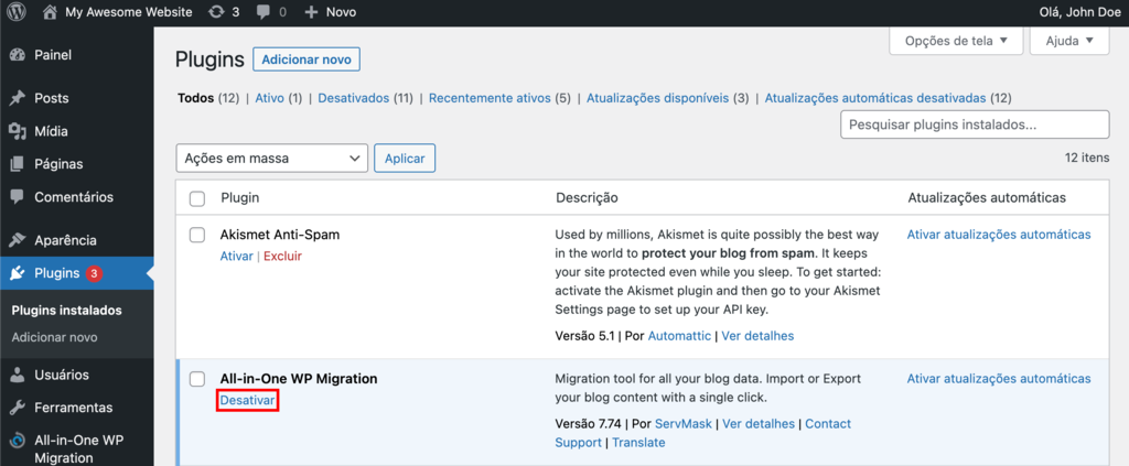 A página de plug-ins do administrador do WordPress. O botão de desativação está destacado