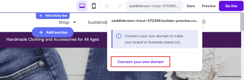 Website builder di Hostinger con l'opzione per sostituire un nome di dominio temporaneo con uno personalizzato evidenziata
