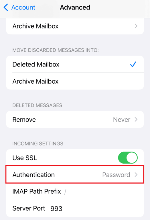 Il menu Avanzate nella pagina delle impostazioni di Mail con il metodo di autenticazione in evidenza