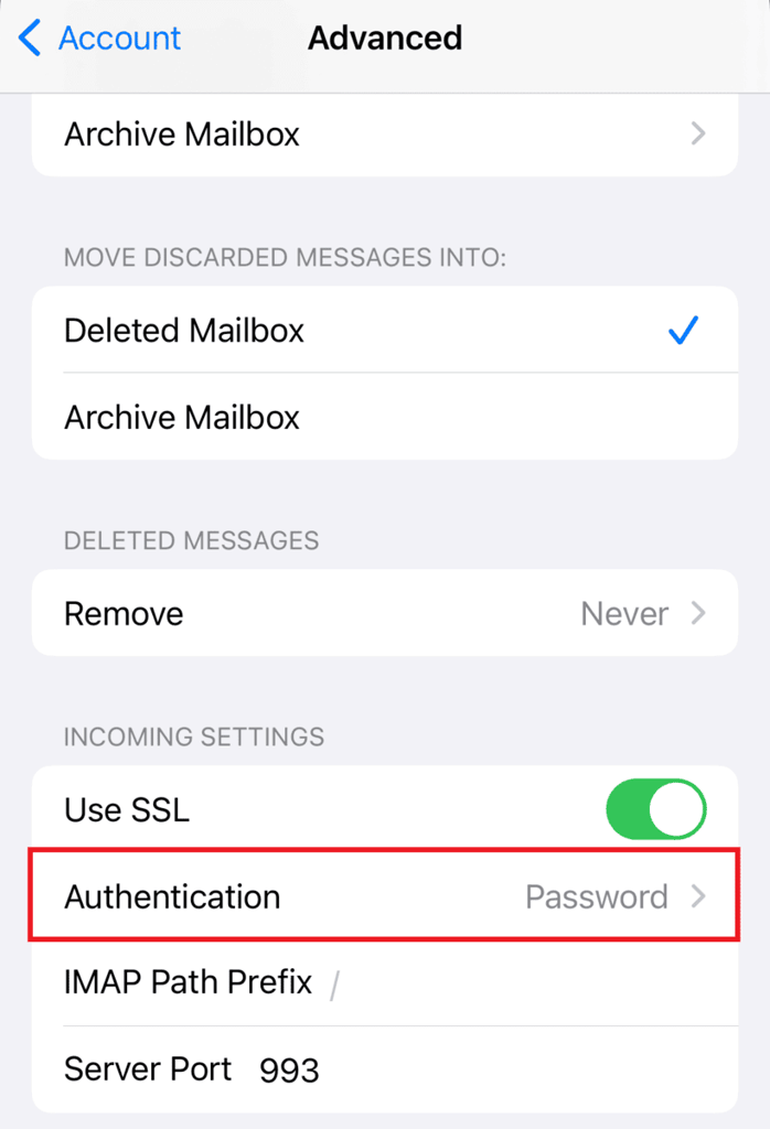 Il menu Avanzate nella pagina delle impostazioni di Mail con il metodo di autenticazione in evidenza