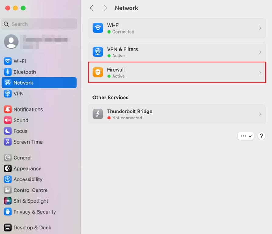 Impostazioni di rete su macOS, con particolare attenzione alla sezione Firewall