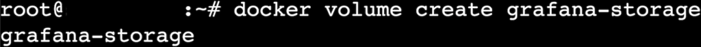 Terminalfenster, in dem der Befehl docker volume create ausgef&uuml;hrt wurde und der Volume-Name als Ergebnis zur&uuml;ckgegeben wird