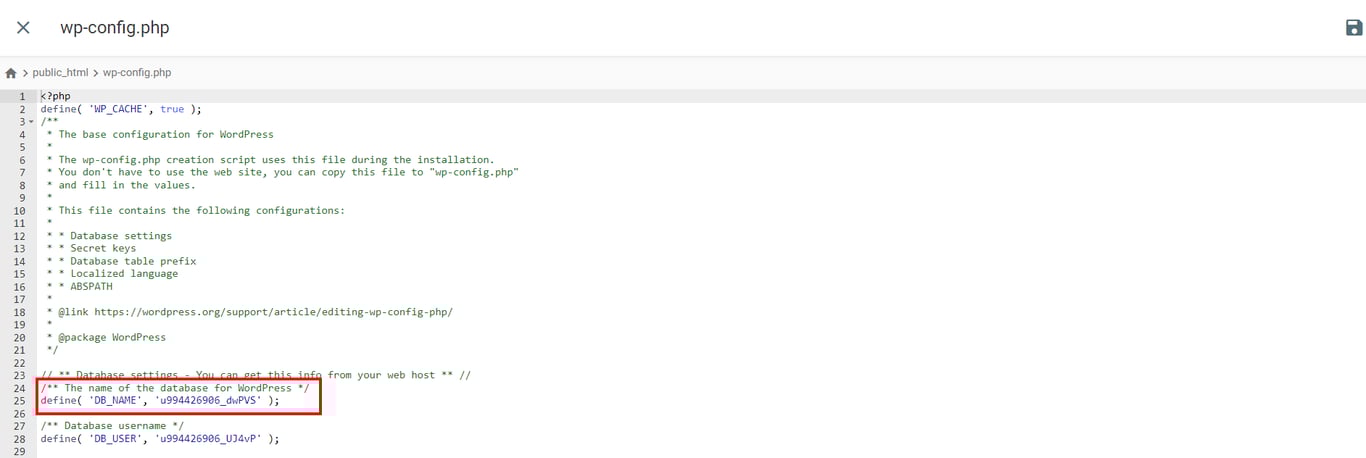 El archivo wp-config.php con la entrada del nombre de la base de datos resaltada