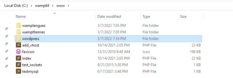 Visualizaci&oacute;n de la carpeta de WordPress dentro de la carpeta de Wamp