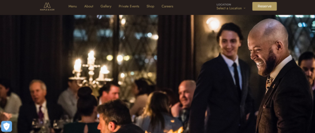 Página de inicio del sitio web del restaurante Maple and Ash