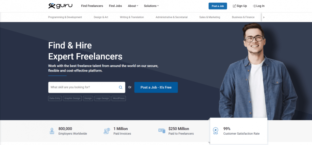 Beranda Guru dengan opsi pencarian untuk merekrut freelancer di berbagai bidang seperti desain dan penulisan.