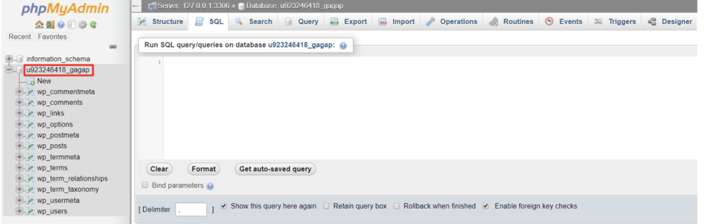 Tampilan tab SQL di phpMyAdmin dengan nama database yang dipilih di sidebar kiri