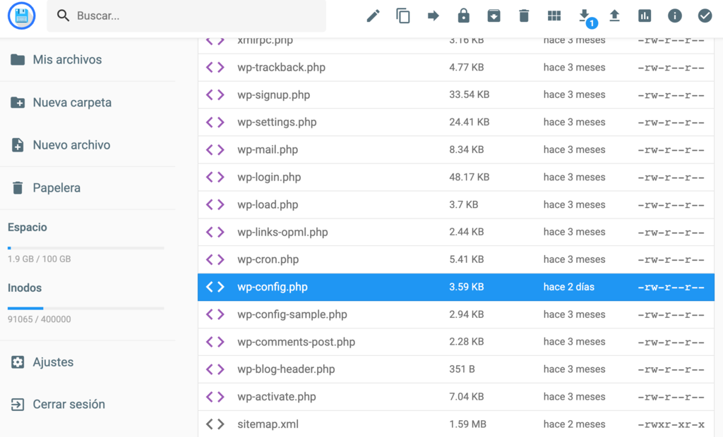 Gestor de archivos Hostinger. El archivo wp-config.php est&aacute; seleccionado