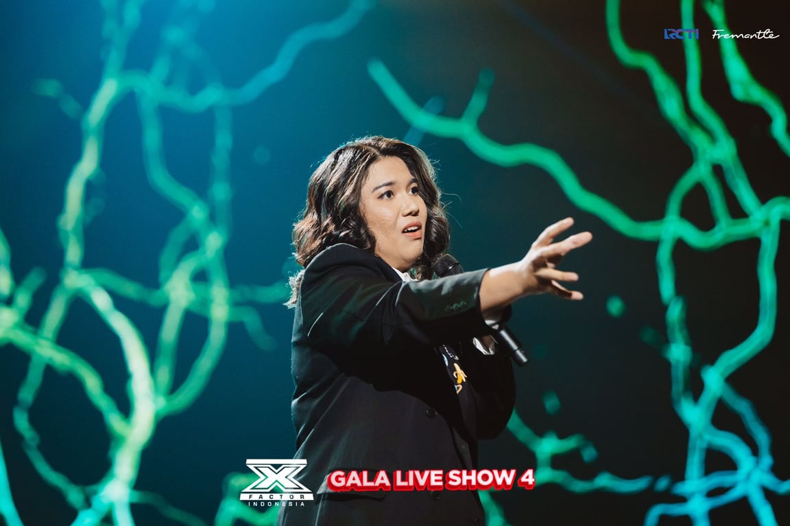 Marisa Aprilliyana performing