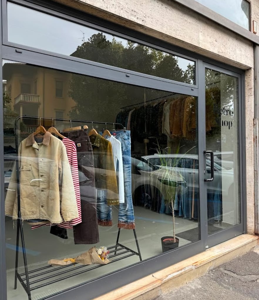 Retro Shop's physical store in Reggio Emilia