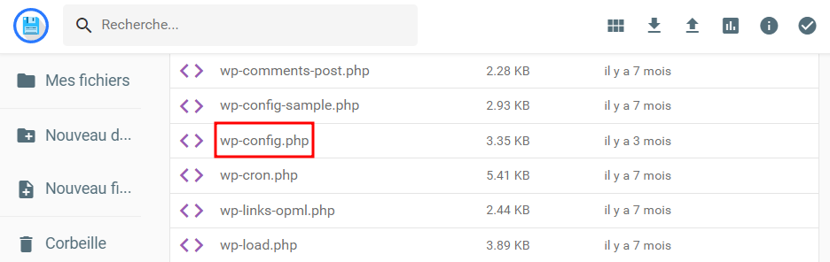 Contenu du répertoire racine, avec le fichier wp-config.php mis en évidence
3.
